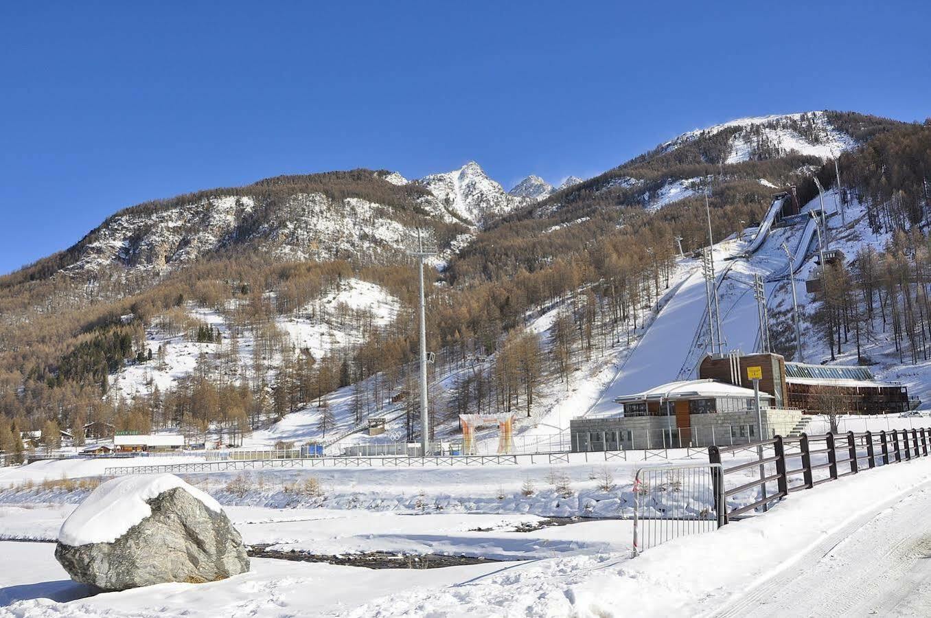 Pragelato Ski Jumping Hotel Exteriér fotografie